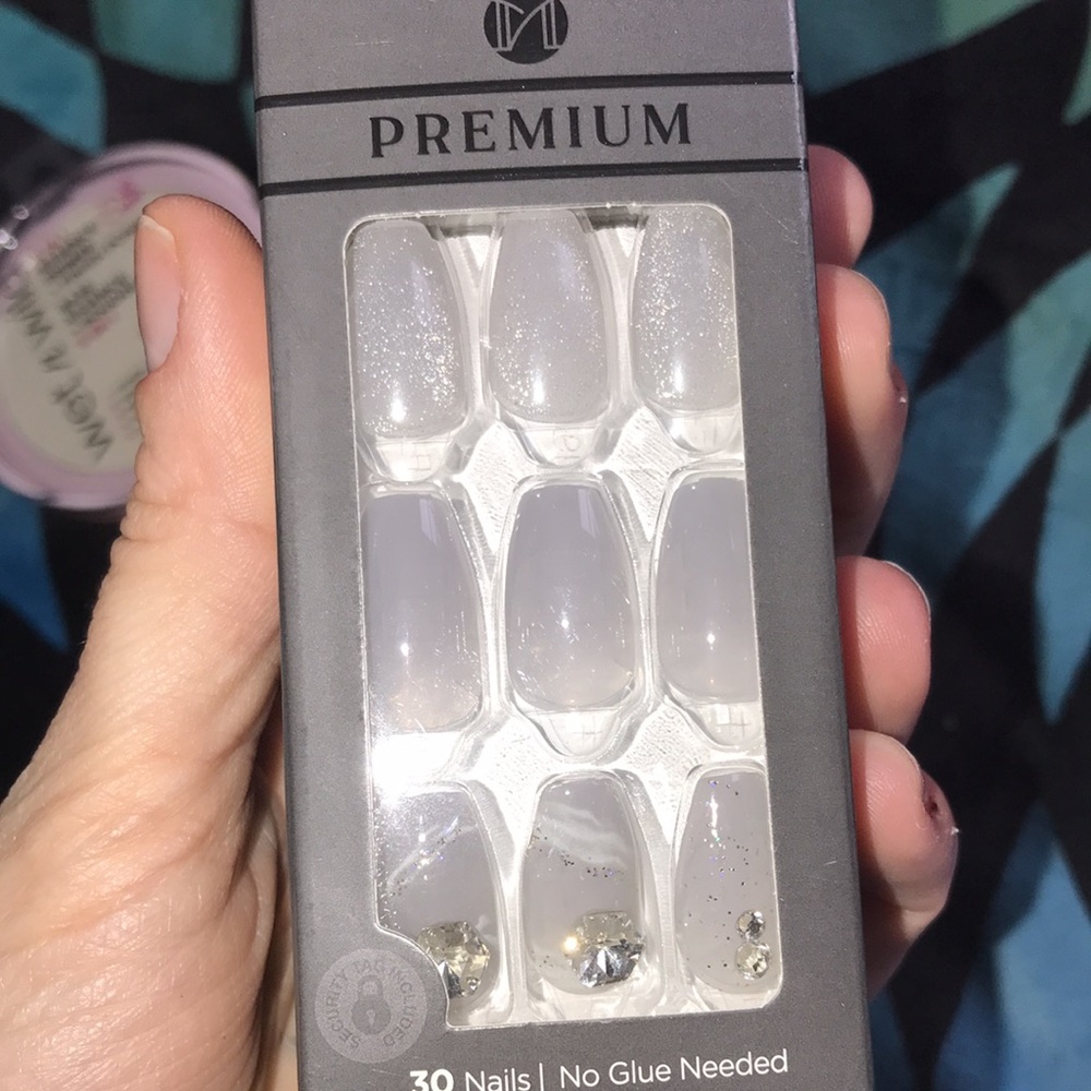 ✨🤍🆕imPress Premium Medium Length Coffin Nails in “Legacy”💅🏻🤍